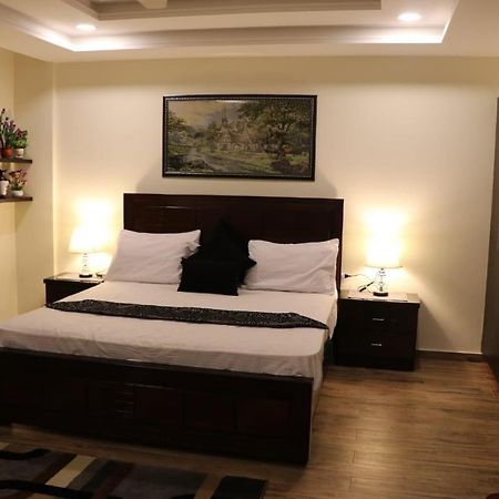 Elegant & Charming One Bed Apartment In Bahria Town Rawalpindi Luaran gambar